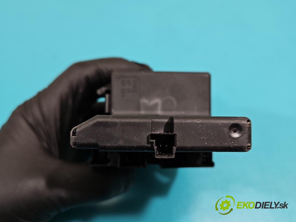 Mercedes Vito W639 2003-2014 2,2.0 CDI 95 HP manual 70 kW 2148 cm3 5- Spínačka A6395450908 (Spínacia skrinka)