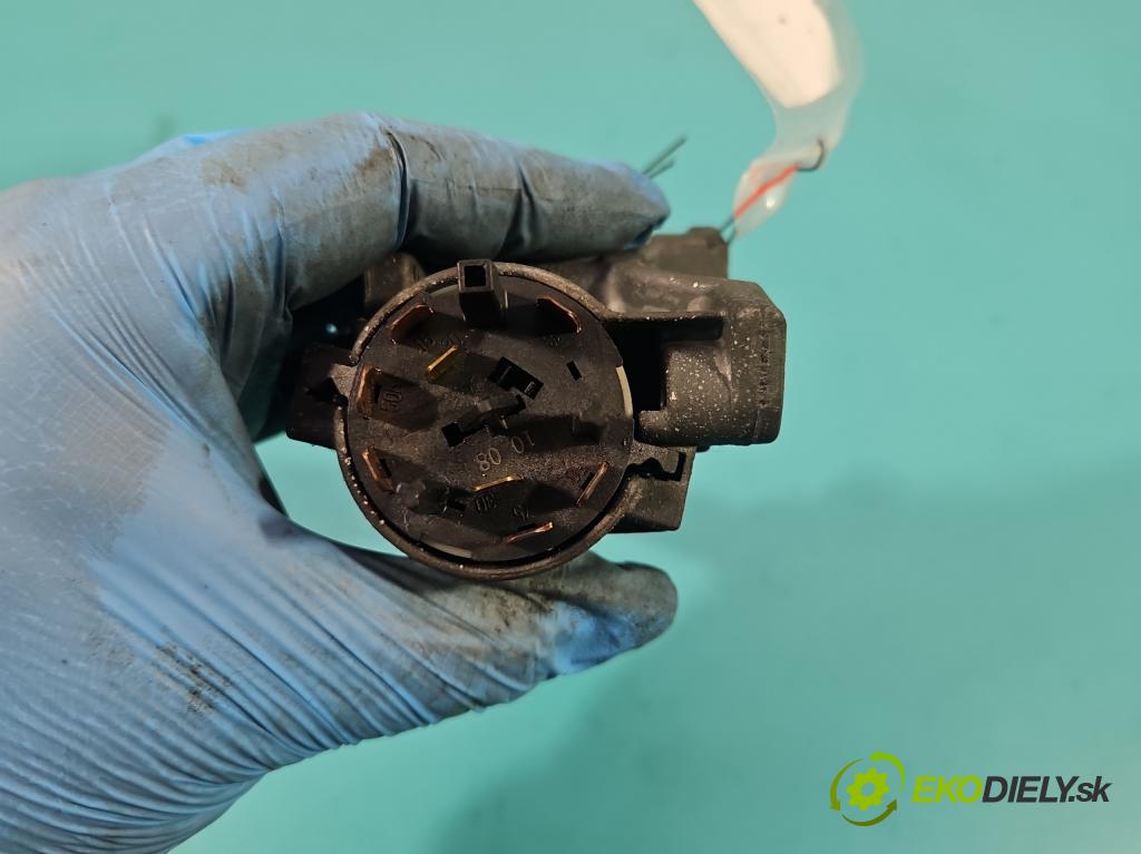 Vw Transporter T5 2003-2015 1.9 tdi 105 HP manual 77 kW 1900 cm3 5- Spínačka 4B0905851C (Spínacia skrinka)