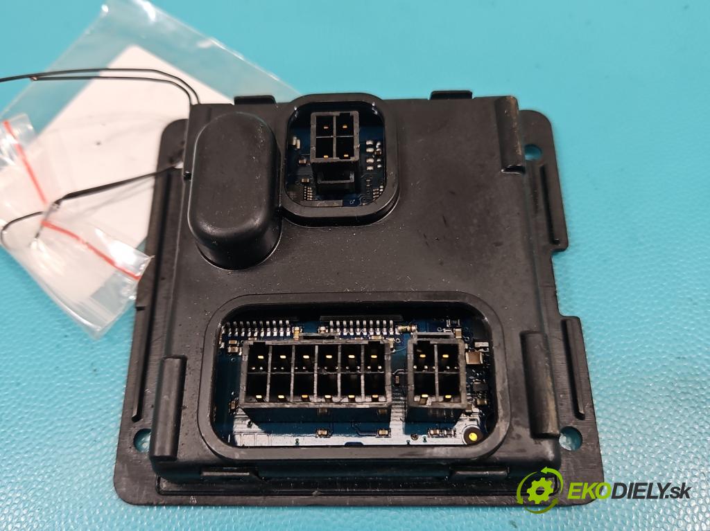 Audi Q7 2005-2015 4.2 V8 FSI automatic 257 kW 4163 cm3 5- střídač: xenon 7L6941329A (Riadiaca jednotka xenónu)