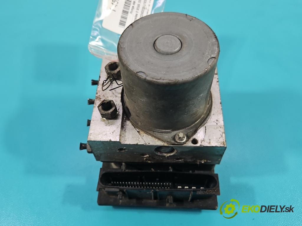 Mercedes B W245 2005-2011 1.7 16V 116 HP manual 85 kW 1699 cm3 5- čerpadlo abs A0064310812 (Pumpa ABS)
