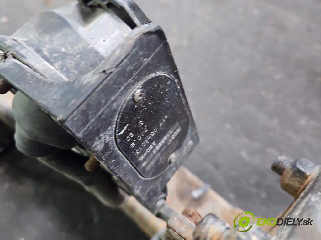 Audi A4 B6 2000-2004 2.5 tdi 155 HP automatic 114 kW 2496 cm3 5- Hák: vlečení:  (Ťažné zariadenie)