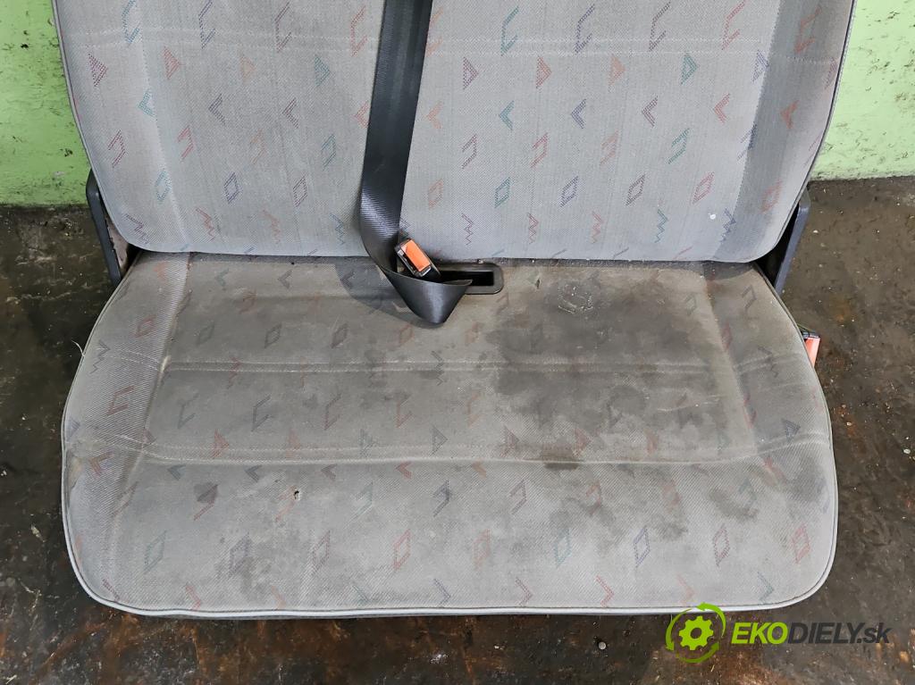 Vw Transporter T5 2003-2015 1.9 tdi 105 HP manual 77 kW 1900 cm3 5- Sedačka pravý  (Sedadlo)