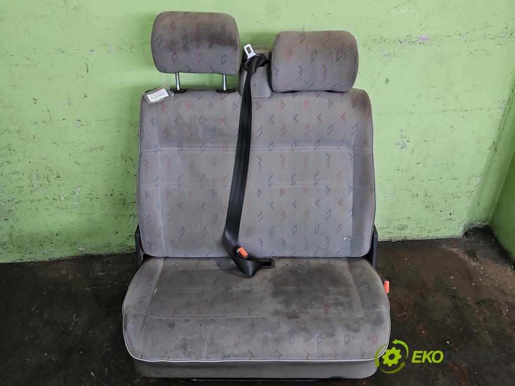 Vw Transporter T5 2003-2015 1.9 tdi 105 HP manual 77 kW 1900 cm3 5- Sedačka pravý  (Sedadlo)