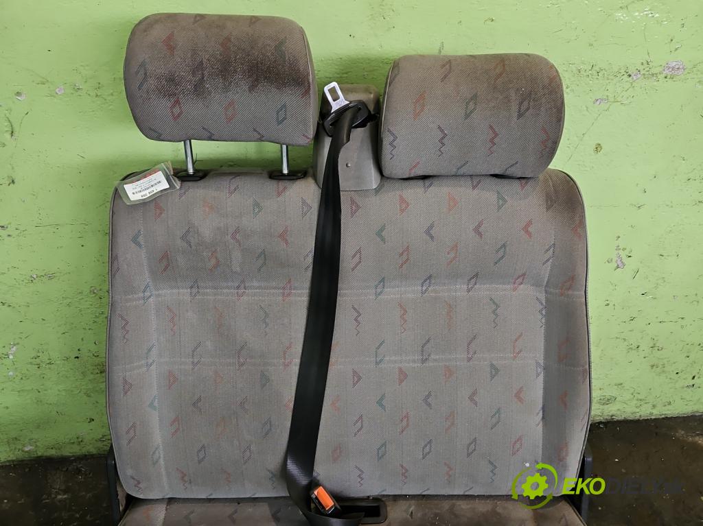 Vw Transporter T5 2003-2015 1.9 tdi 105 HP manual 77 kW 1900 cm3 5- Sedačka pravý  (Sedadlo)