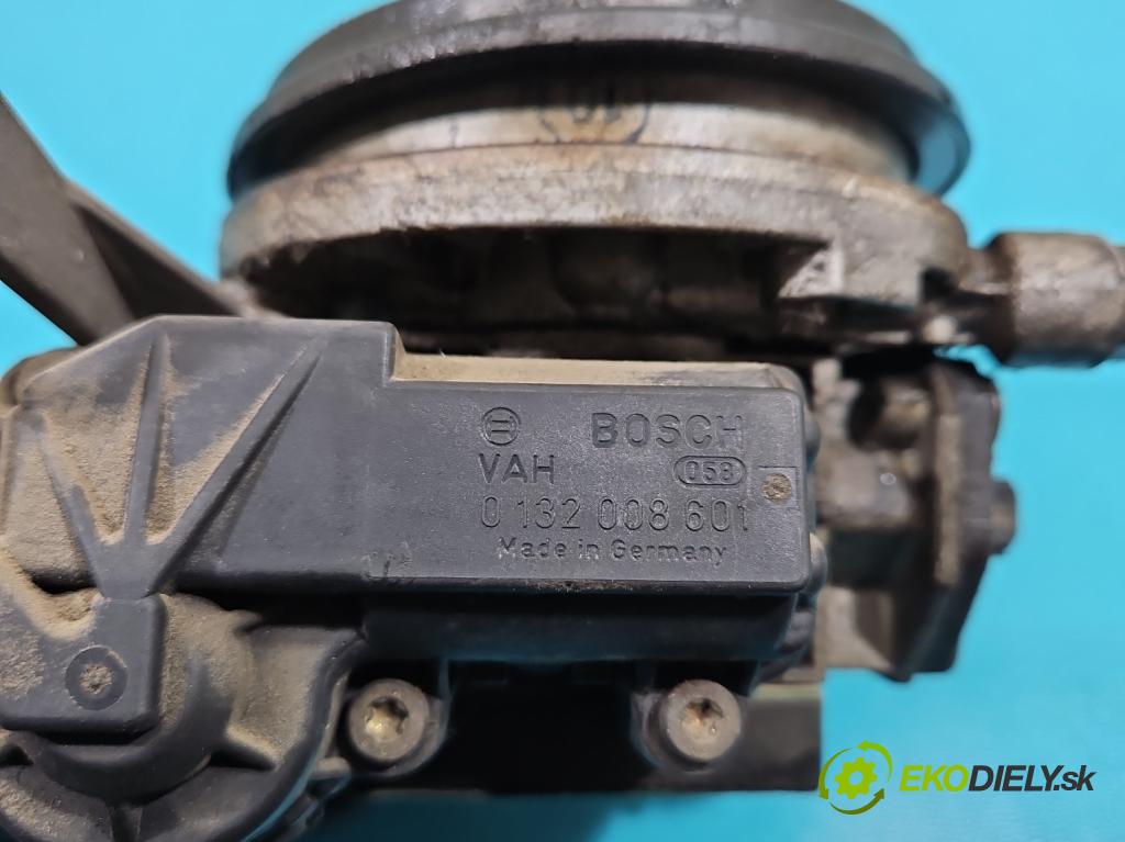Vw Polo III 6N 1994-2001 1.3 54 HP manual 40 kW 1296 cm3 5- vstrekovač 0132008601 (Karburátor)