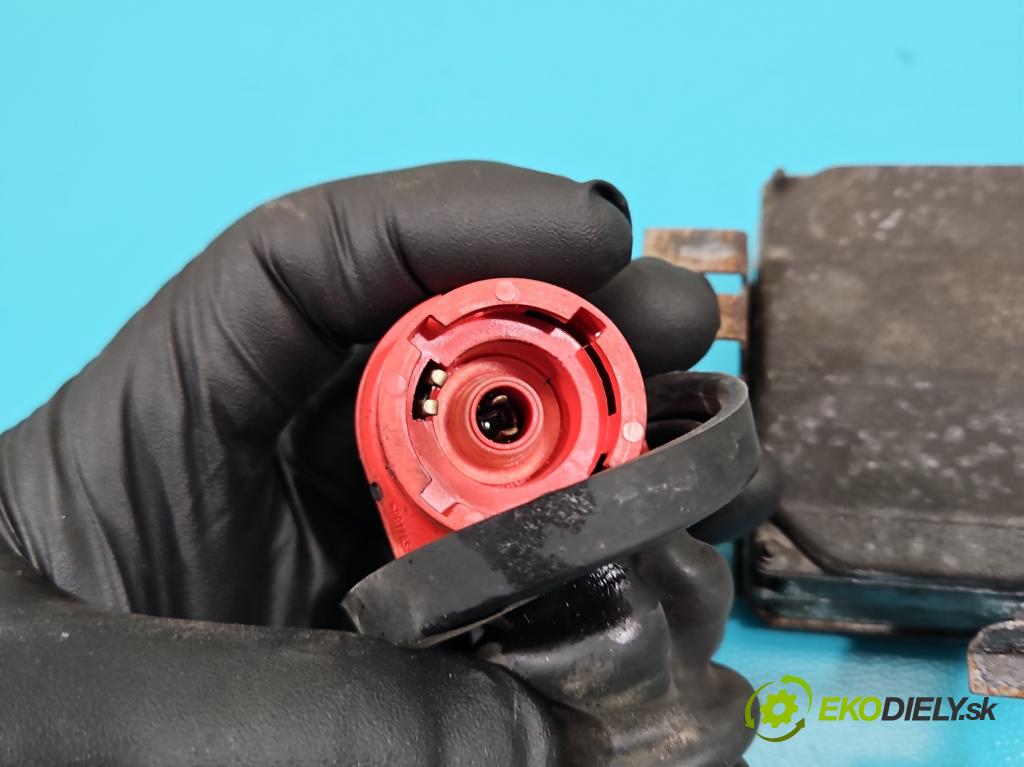 Opel Omega B 1994-2003 2.6 V6 179KM manual 132 kW 2597 cm3 5- střídač: xenon  (Riadiaca jednotka xenónu)