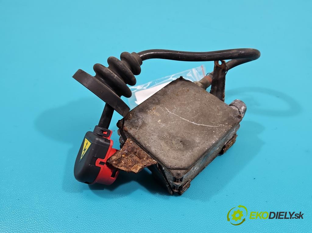 Opel Omega B 1994-2003 2.6 V6 179KM manual 132 kW 2597 cm3 5- střídač: xenon  (Riadiaca jednotka xenónu)