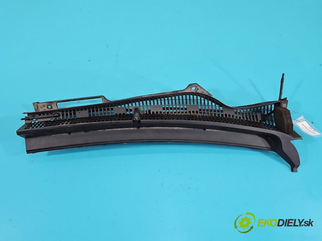 Suzuki SX4 S-Cross 2013-2021 1.4 T 140 HP automatic 103 kW 1373 cm3 5- torpédo 72333-61M1R (Torpédo (plast pod čelným sklom))