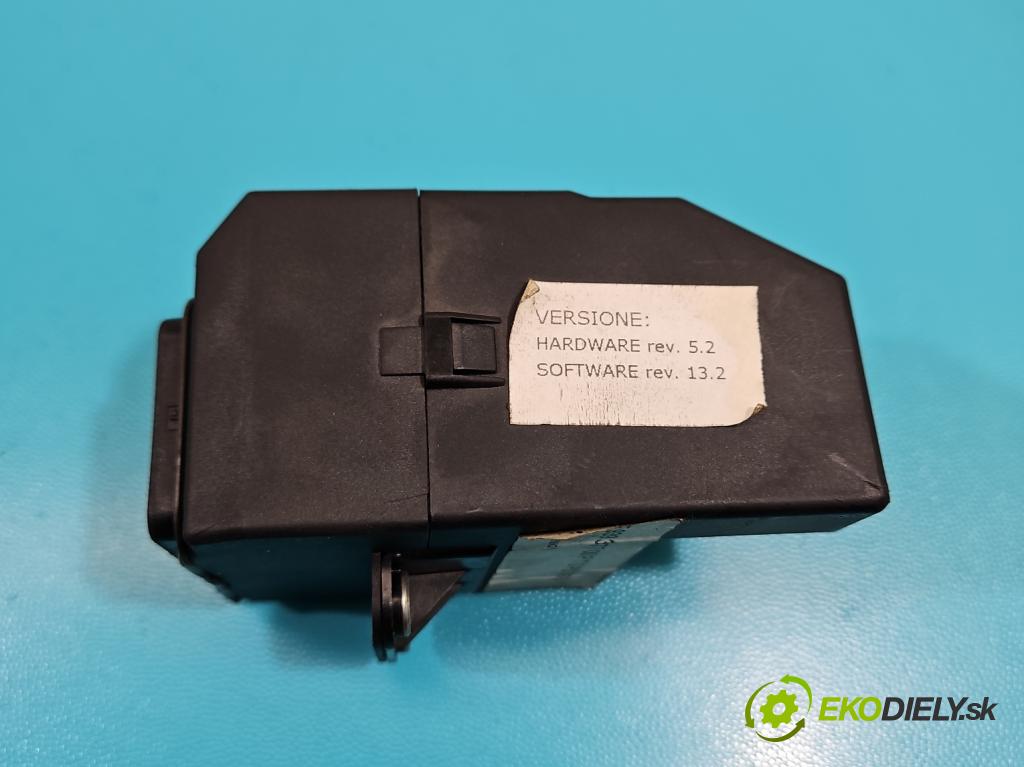 Alfa romeo 159 1.9 jtd 150 HP manual 110 kW 1910 cm3 4- Spínačka 1560616200 (Spínacia skrinka)