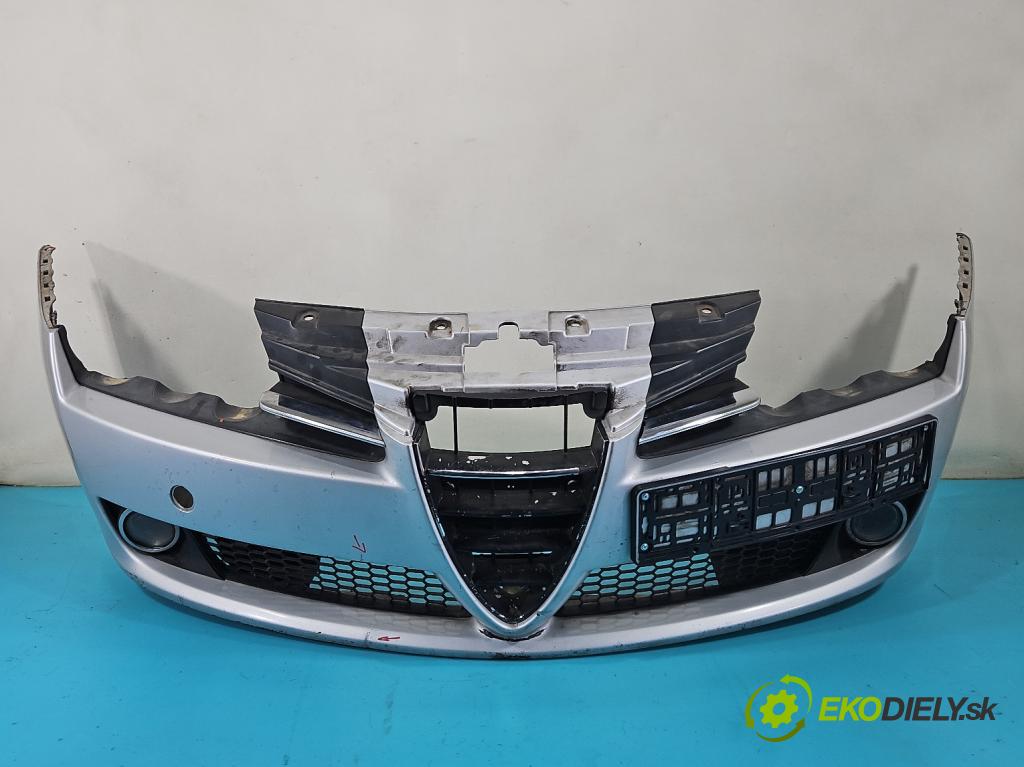 Alfa romeo 159 1.9 jtd 150 hp manual 110 kW 1910 cm3 4- nárazník přední  (Klika dveří ostatní)