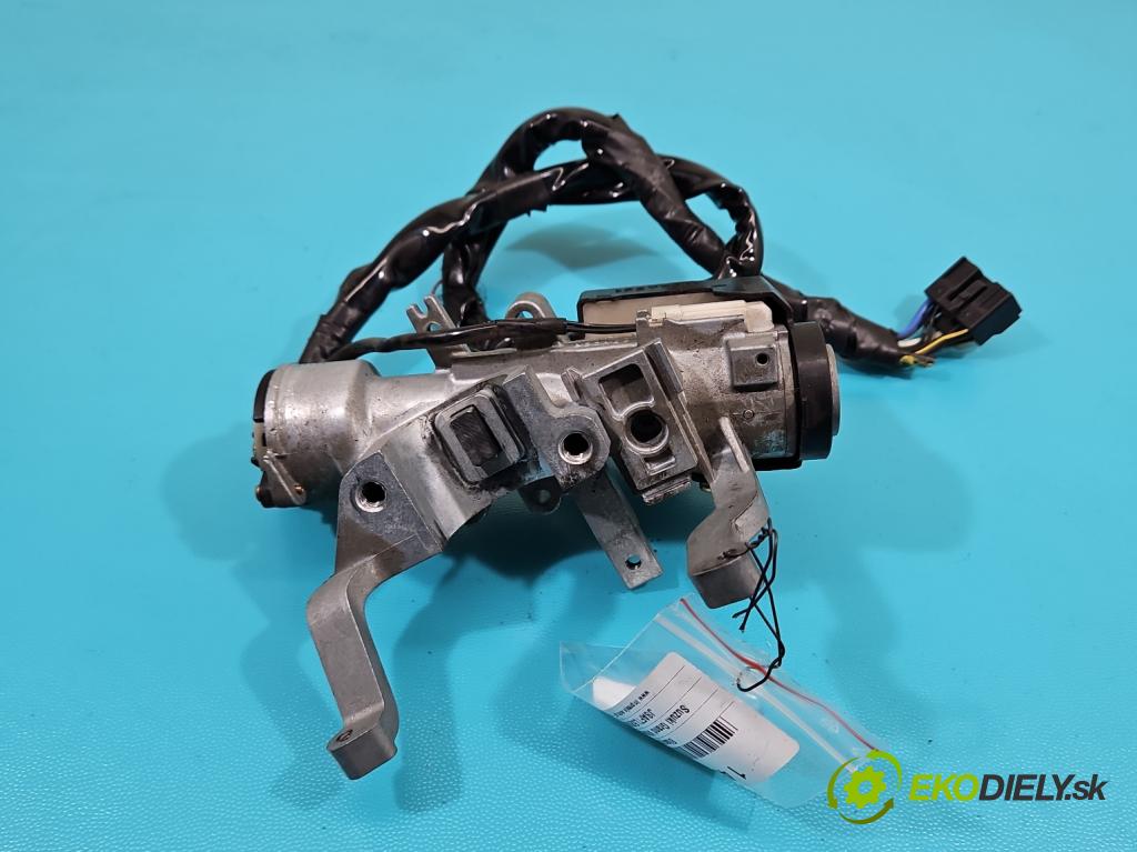 Suzuki Grand Vitara I 1998-2005 2.0 16V 128 HP manual 94 kW 1995 cm3 5- Spínačka  (Spínacia skrinka)