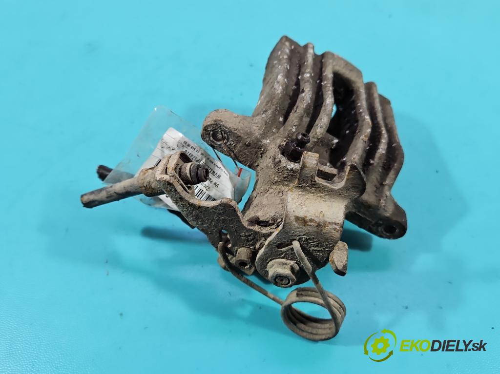 Vw Passat B5 1995-2005 1.6 8V 101 hp manual 74 kW 1595 cm3 4- brzdič zadní pravý  (Klika dveří ostatní)