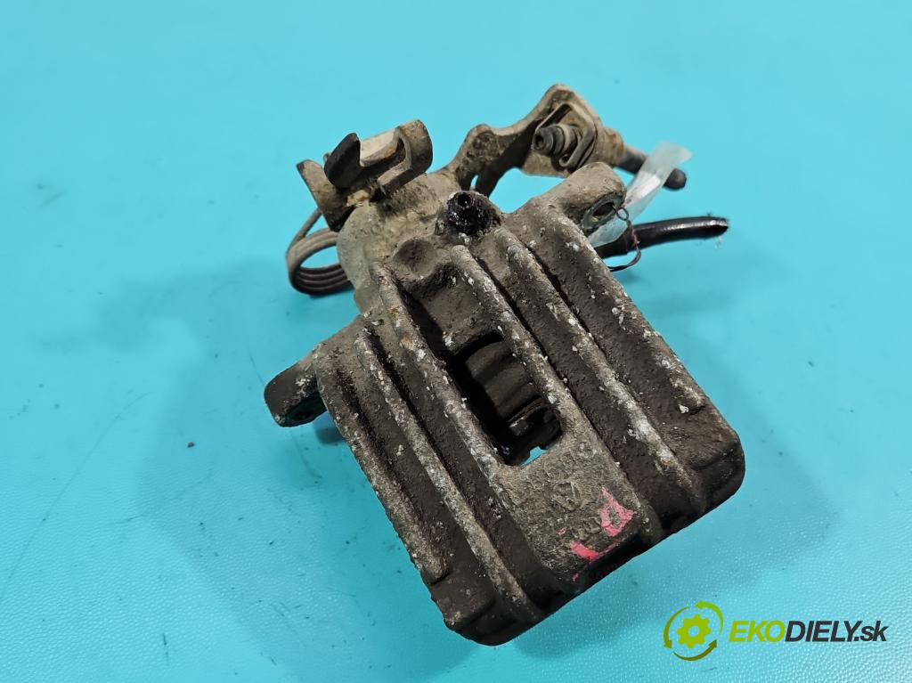 Vw Passat B5 1995-2005 1.6 8V 101 HP manual 74 kW 1595 cm3 4- brzdič zadné pravý  (Kľučka dverí ostatné)