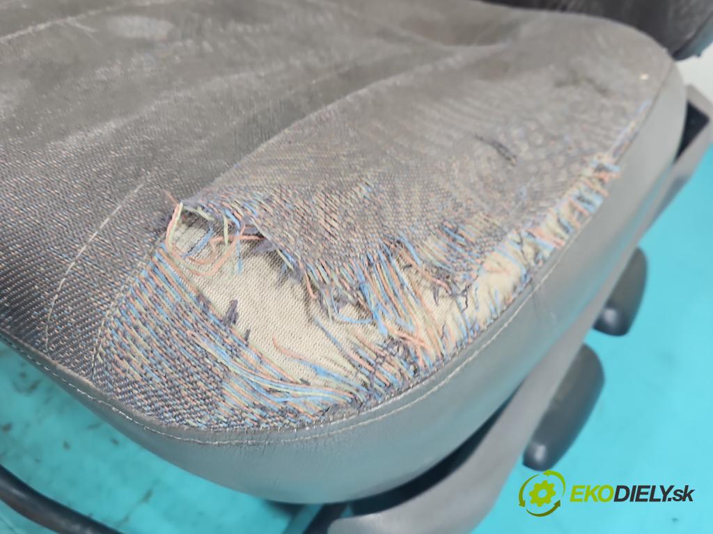 Ford Transit Mk6 2000-2006 2.0 tddi 86 hp manual 63 kW 1999 cm3 3- Sedadlo levý  (Sedadlo)