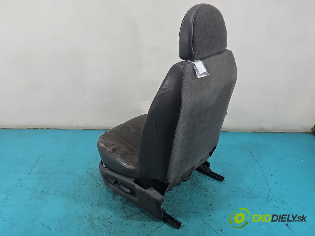 Ford Transit Mk6 2000-2006 2.0 tddi 86 hp manual 63 kW 1999 cm3 3- Sedadlo levý  (Sedadlo)