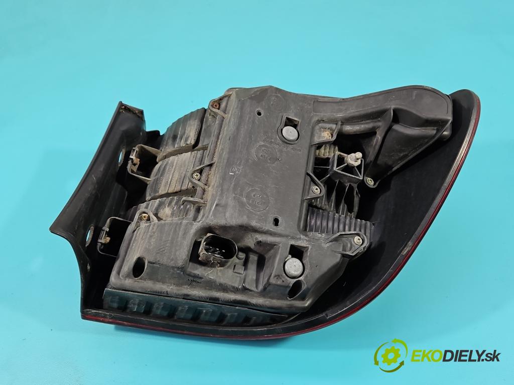 Porsche Cayenne I 2002-2010  manual 213 kW 3598 cm3 5- světlo zadní pravé 7L5945208 (Klika dveří ostatní)