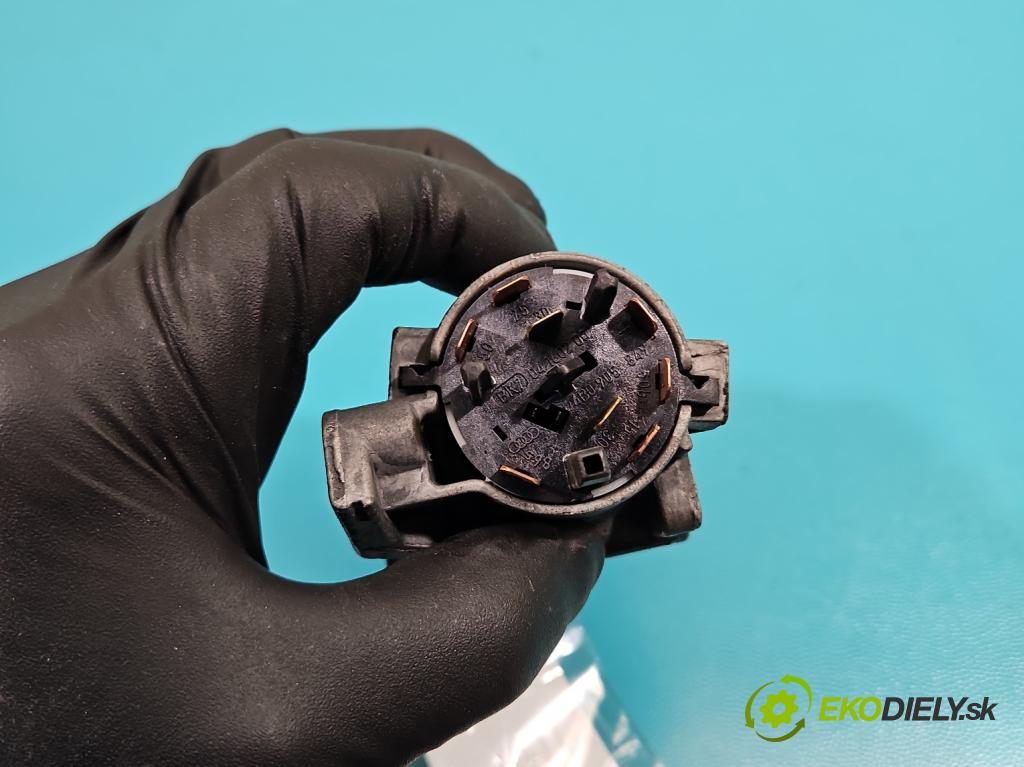 Seat Ibiza III 6L 2002-2008 1.4 16V 75 HP manual 55 kW 1390 cm3 5- Spínačka  (Spínacia skrinka)