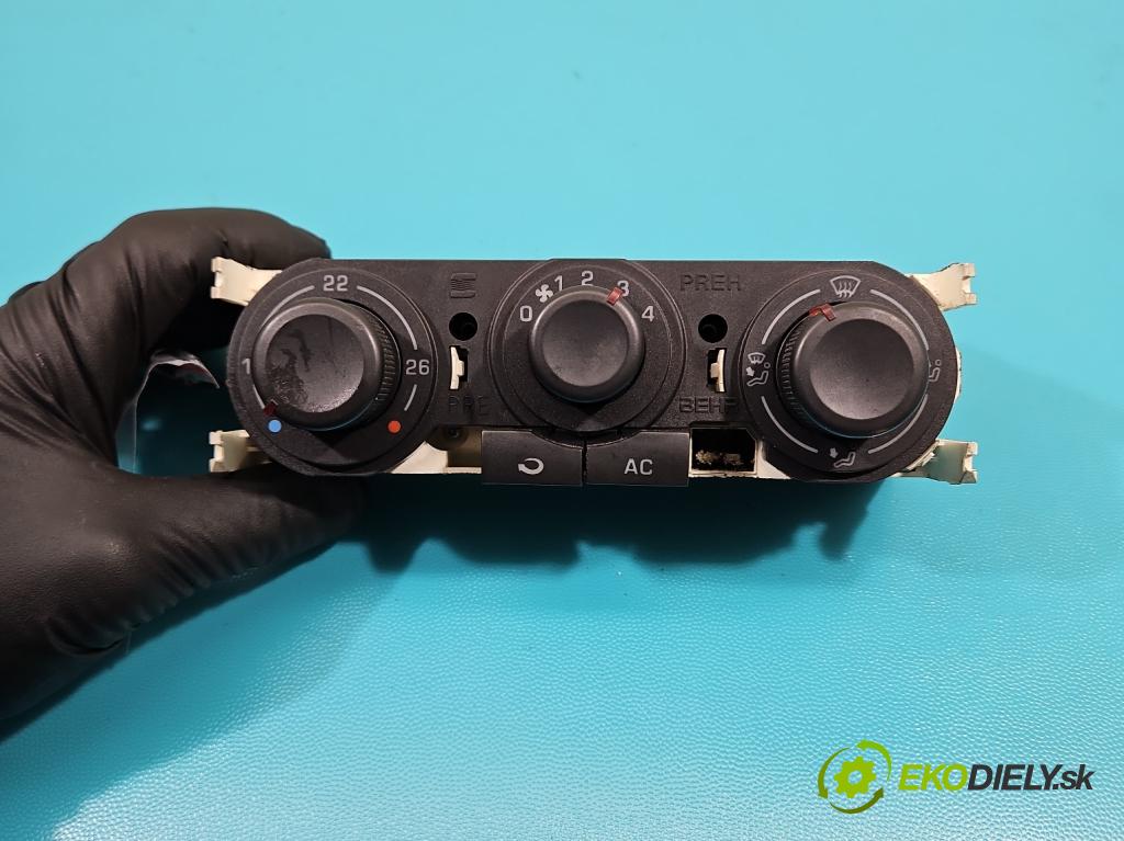 Seat Ibiza III 6L 2002-2008 1.4 16V 75 HP manual 55 kW 1390 cm3 5- panel kúrenia 6L0820045