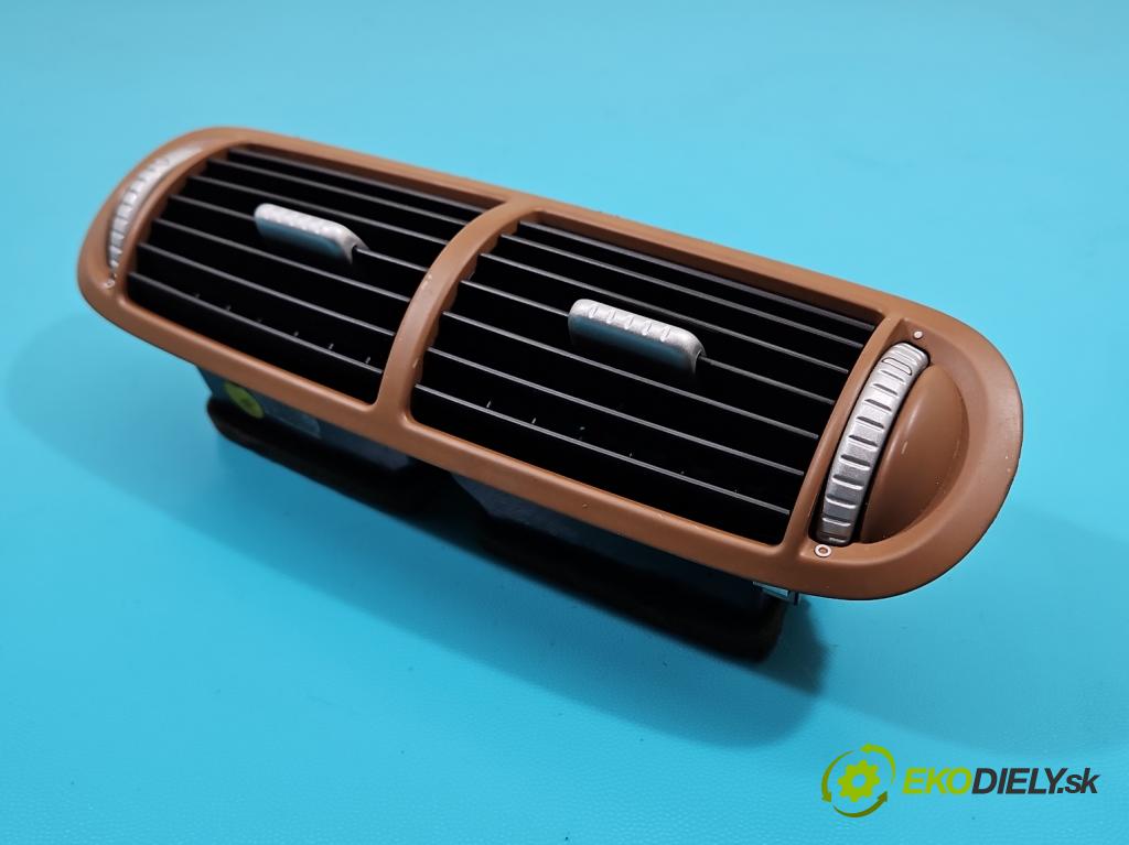 Porsche Cayenne I 2002-2010 3.6 V6 manual 213 kW 3598 cm3 5- Mřížka: kúrenia stredová 7L5819727B (Mriežka kúrenia (fukár))