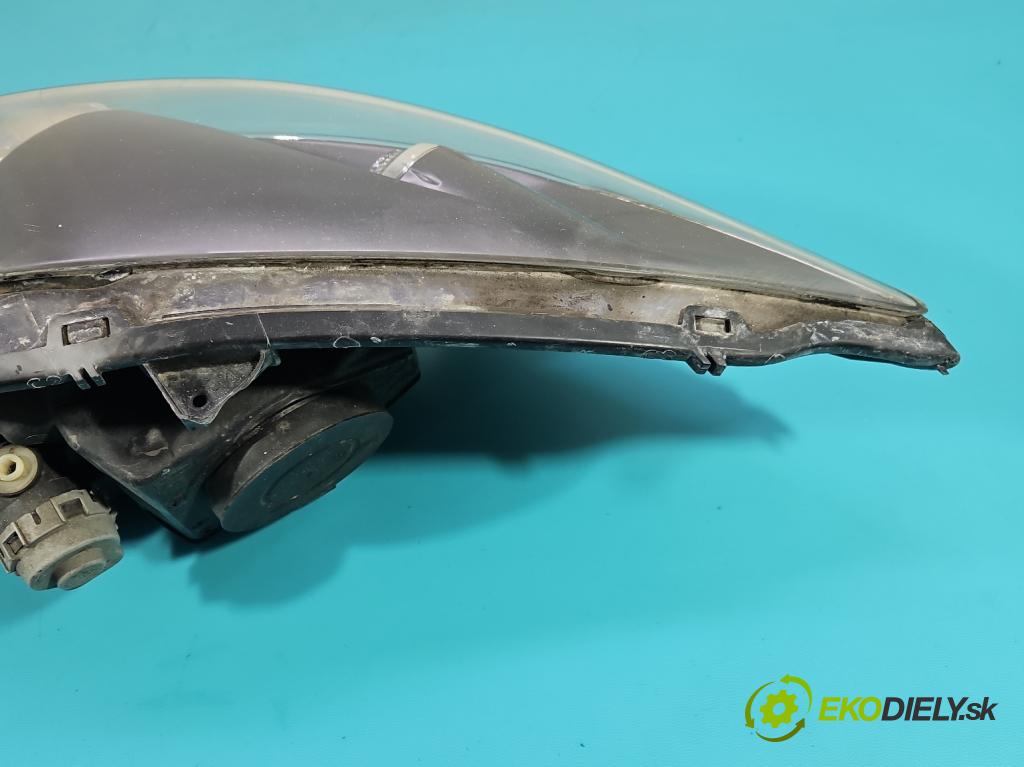 Renault Laguna III 2007-2015 2.0 dci 150 HP manual 110 kW 1995 cm3 2- Reflektor: pravý 260109060R (Svetlo predné pravé)