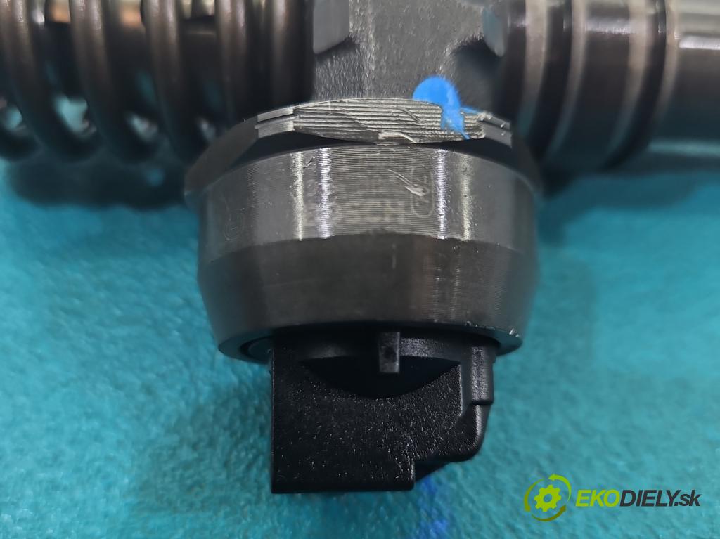 Audi A4 B6 2000-2004 1.9 tdi 131 HP manual 96 kW 1896 cm3 5- vstrekovacie čerpadlo 0414720214 (Vstrekovač paliva)