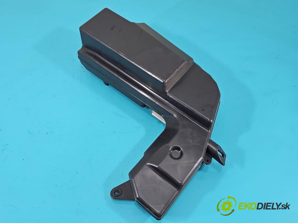 Audi A4 B6 2000-2004 1.9 tdi 131 HP manual 96 kW 1896 cm3 5- Subwoofer: 8E9035382 (Audio zariadenie)