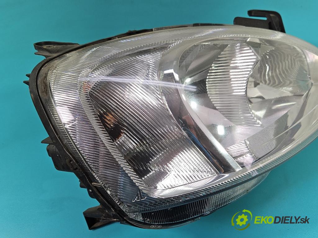 Opel Corsa C 2000-2006 1.2 16V 75 HP manual 55 kW 1199 cm3 5- Reflektor: pravý 0301172204 (Svetlo predné pravé)