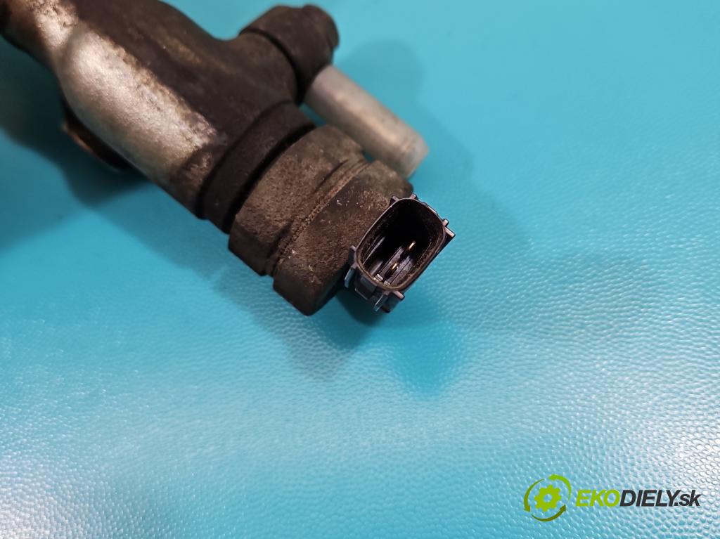 Mazda CX-5 I 2012-2017 2.2d 150 HP automatic 110 kW 2199 cm3 5- lišta vstrekovacia 03Q15404 (Vstrekovacia lišta)