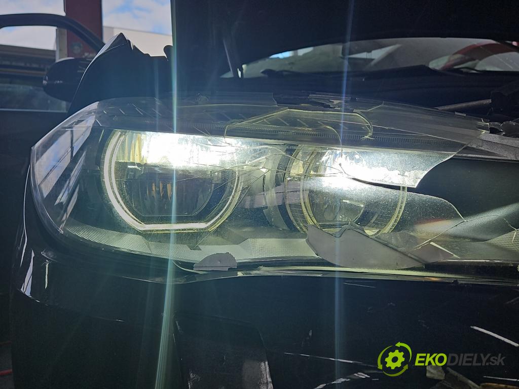 Bmw X5 F15 2013-2018 3.0 T N55 306KM automatic 225 kW 2979 cm3 5- Reflektor: pravý 7290070 (Svetlo predné pravé)