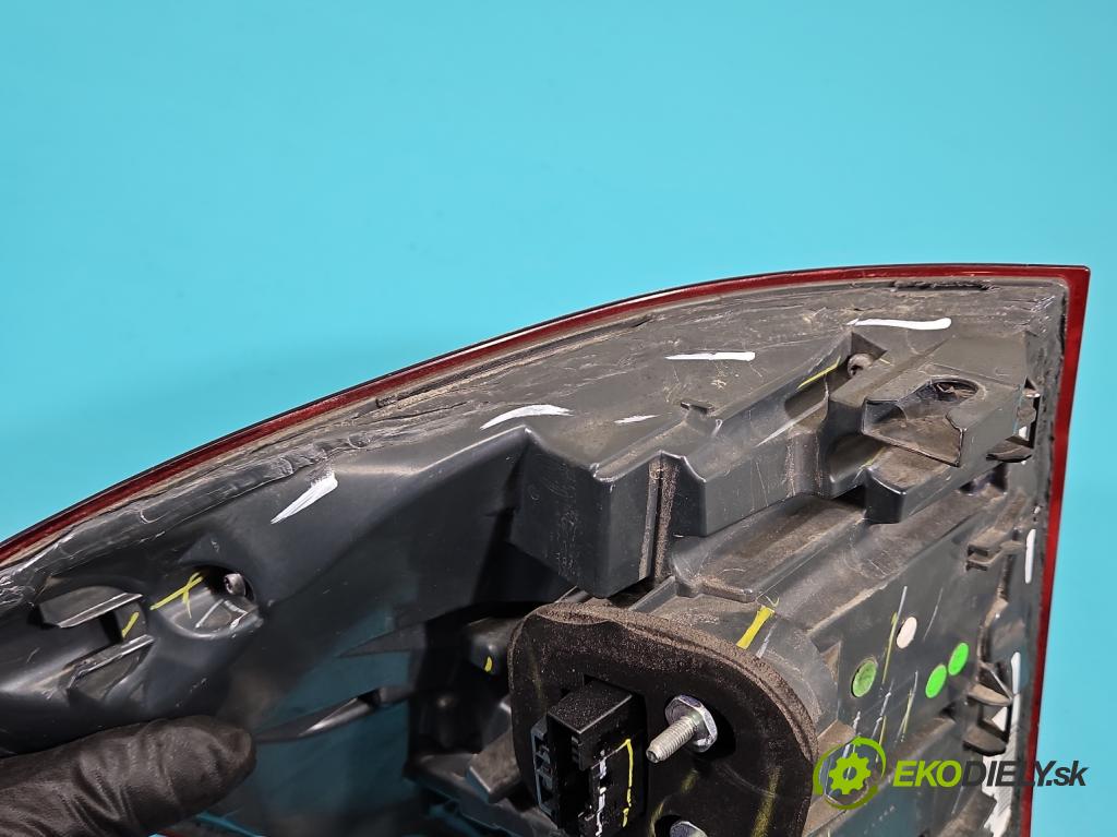 Bmw X5 F15 2013-2018 3.0 T N55 306KM automatic 225 kW 2979 cm3 5- svetlo / reflektor zadné pravé 7290104 (Kľučka dverí ostatné)