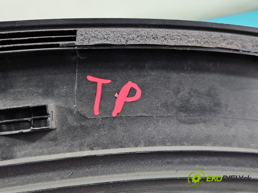 Fiat Ducato IV 2014- 2.3 jtd 177 HP manual 130 kW 2287 cm3 5- lišta blatník zadné pravé 1317390070 (Lišta)