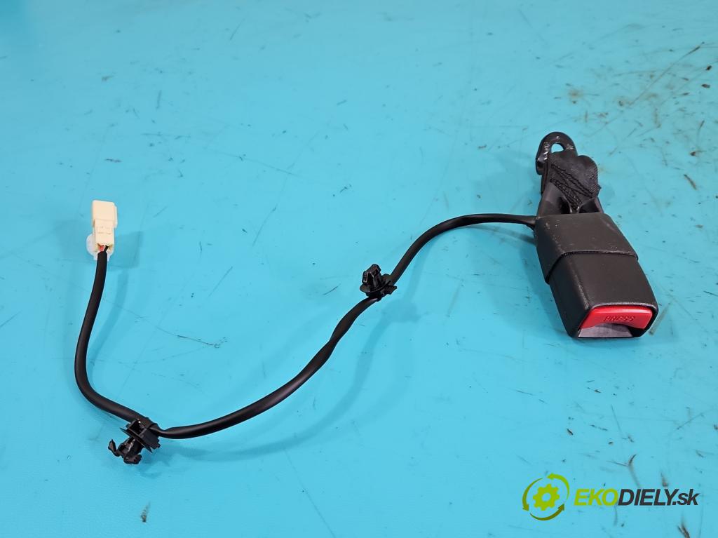 Suzuki SX4 S-Cross 2013-2021 1.4 T 140 HP automatic 103 kW 1373 cm3 5- Pohovka: zadné  (Sedadlo)