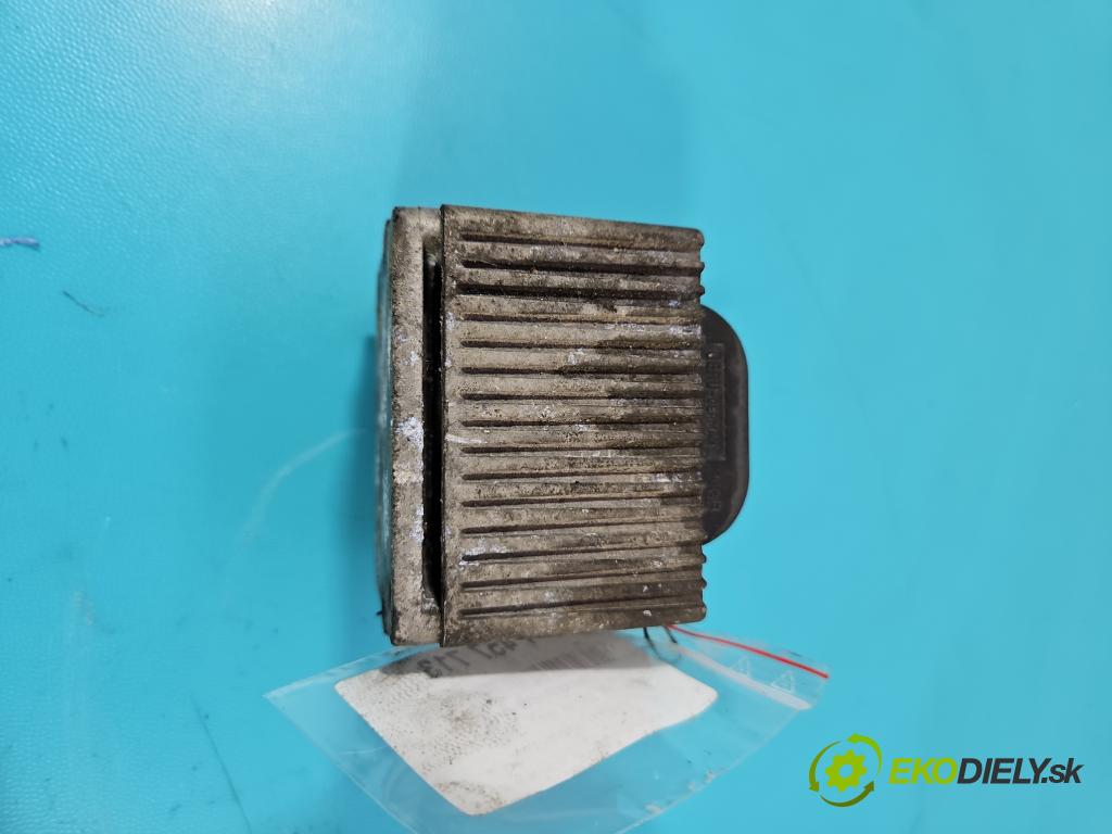 Vw Golf III 1991-1998 1.8 75 hp manual 55 kW 1781 cm3 3- cívka zapalovací 867905104A (Zapalovací cívky, moduly)