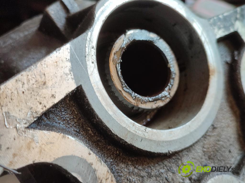 Volvo XC90 I 2002-2014 2.4 D5 D5244T: 163 HP manual 120 kW 2401 cm3 5- Redukce: 1023875