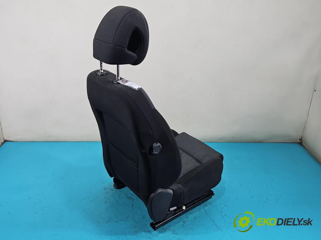 Citroen C4 II 2010-2017 1.6 16V 120 HP manual 88 kW 1598 cm3 5- Sedačka ľavý  (Sedadlo)
