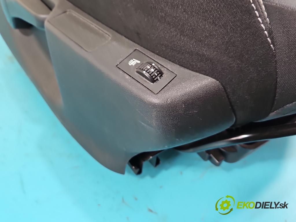 Citroen C4 II 2010-2017 1.6 16V 120 HP manual 88 kW 1598 cm3 5- Sedačka pravý  (Sedadlo)