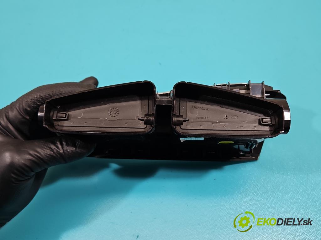 Citroen C4 II 2010-2017 1.6 16V 120 HP manual 88 kW 1598 cm3 5- Mřížka: kúrenia stredová 9688971577 (Mriežka kúrenia (fukár))