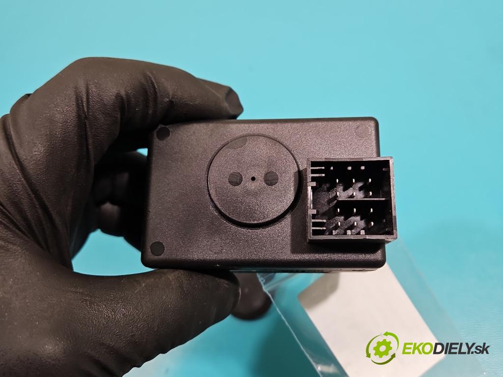 Porsche Cayenne I 2002-2010 3.6 V6 manual 213 kW 3598 cm3 5- Spínačka 3D0905865H (Spínacia skrinka)