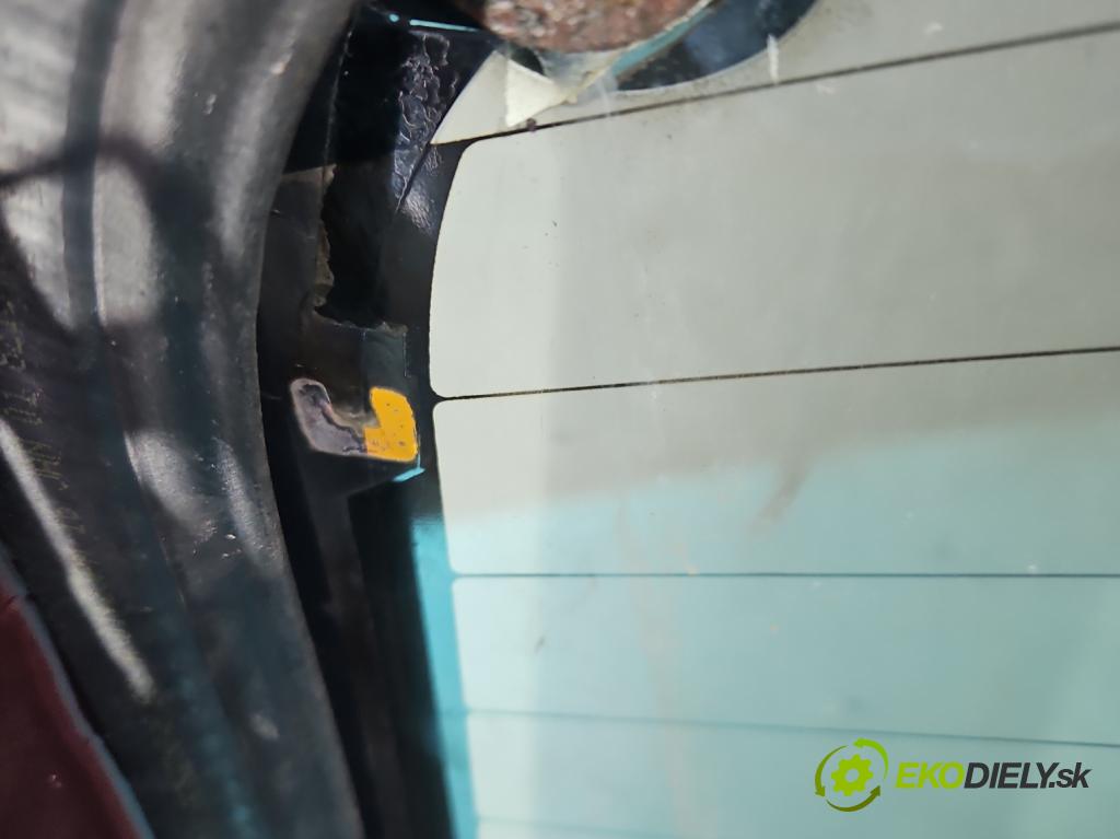 Jeep Grand Cherokee WJ 1998-2004 4.7 V8 220KM automatic 162 kW 4701 cm3 5- zadna kufor  (Kapota zadná (kufor))