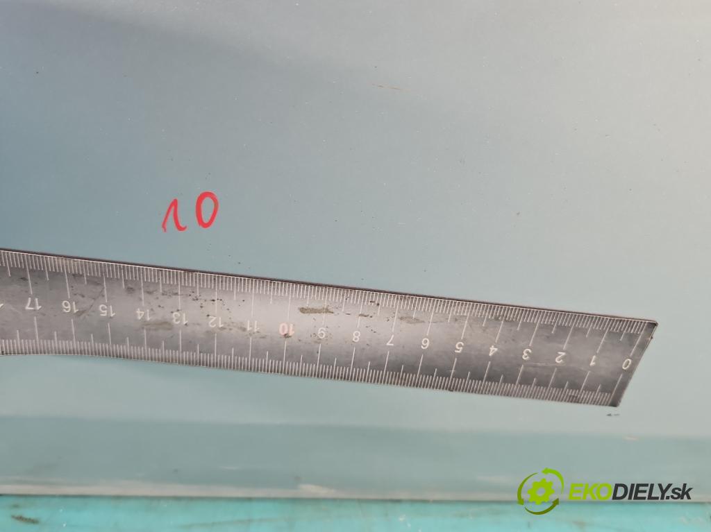 Toyota Auris II 2012-2018 1.6 16V 132  HP manual 97 kW 1598 cm3 5- dvere predné pravé  (Kľučka dverí ostatné)