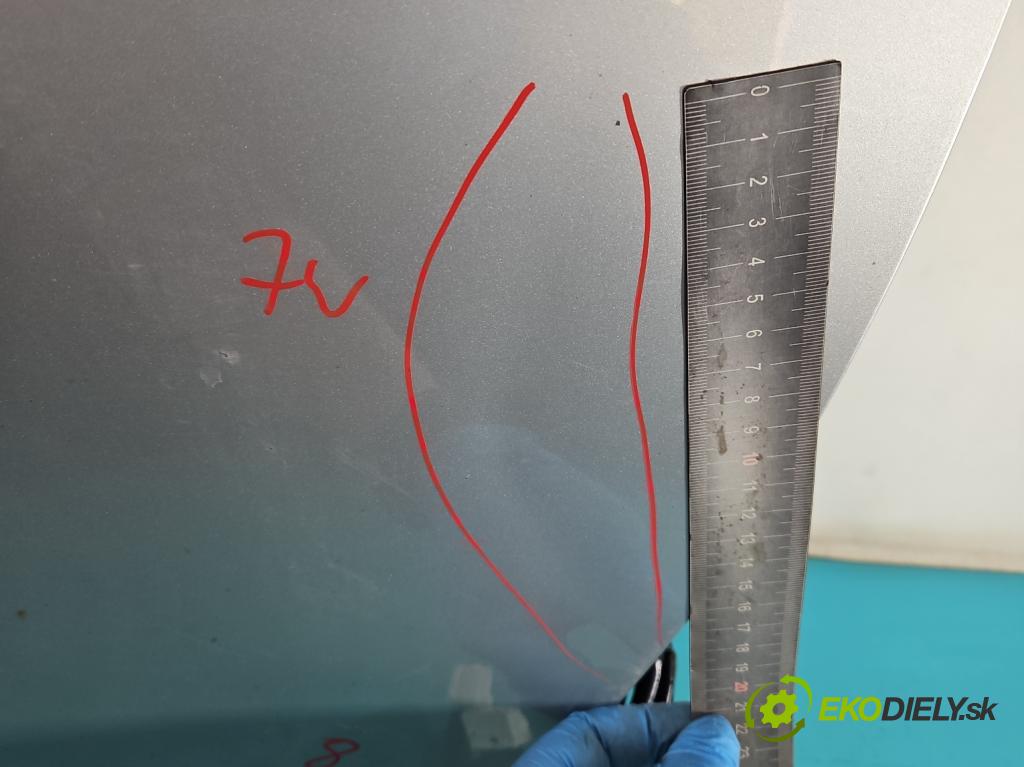 Toyota Auris II 2012-2018 1.6 16V 132  HP manual 97 kW 1598 cm3 5- dvere predné pravé  (Kľučka dverí ostatné)