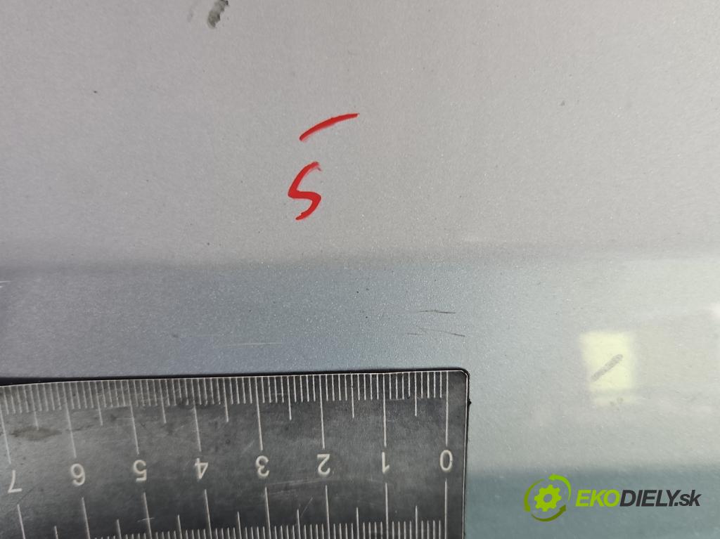 Toyota Auris II 2012-2018 1.6 16V 132  HP manual 97 kW 1598 cm3 5- dvere predné pravé  (Kľučka dverí ostatné)