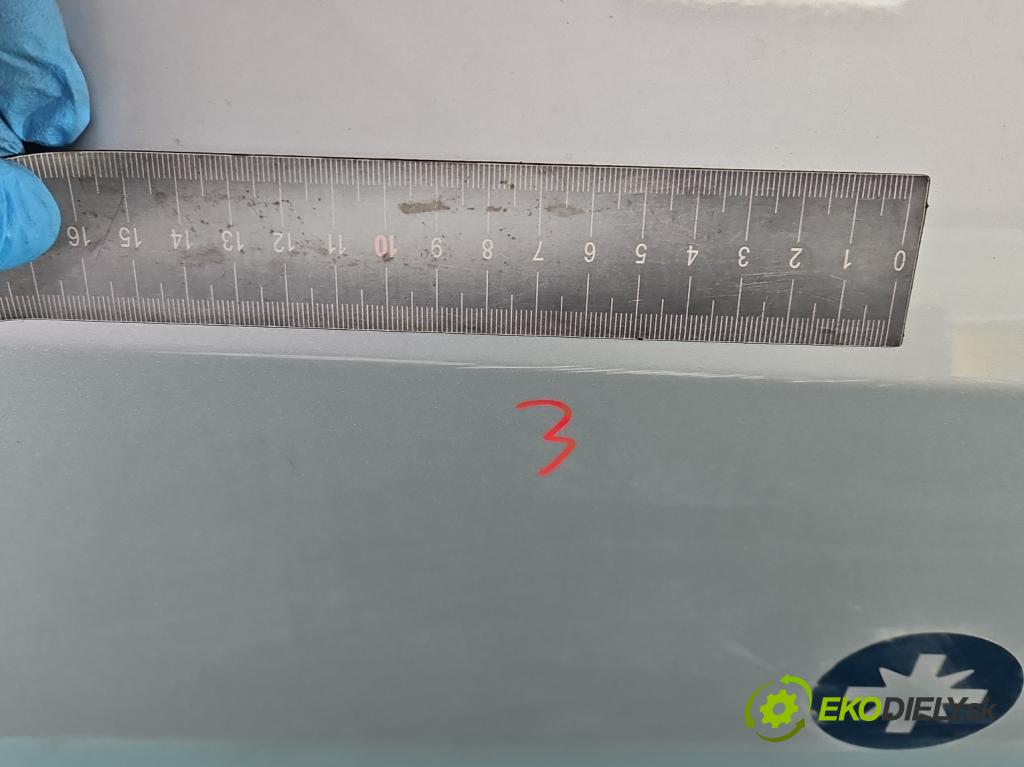 Toyota Auris II 2012-2018 1.6 16V 132  HP manual 97 kW 1598 cm3 5- dvere predné pravé  (Kľučka dverí ostatné)