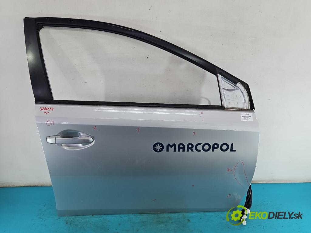 Toyota Auris II 2012-2018 1.6 16V 132  HP manual 97 kW 1598 cm3 5- dvere predné pravé  (Kľučka dverí ostatné)