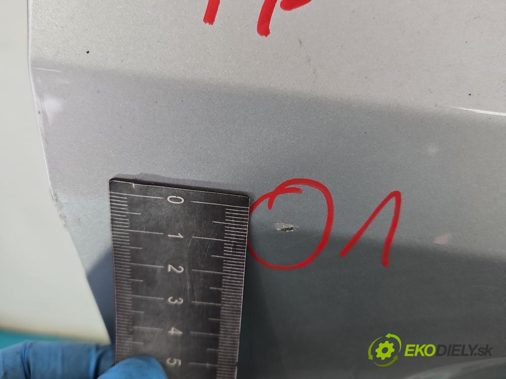 Toyota Auris II 2012-2018 1.6 16V 132  HP manual 97 kW 1598 cm3 5- dvere predné pravé  (Kľučka dverí ostatné)