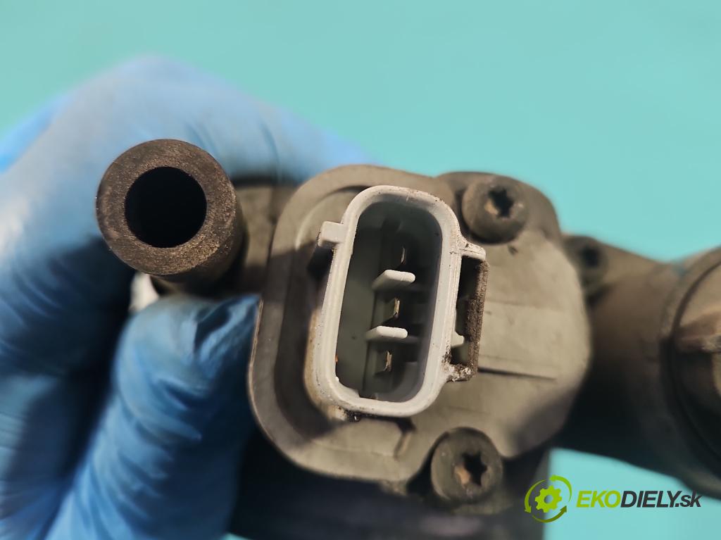 Jeep Grand Cherokee WJ 1998-2004 4.7 V8 220KM automatic 162 kW 4701 cm3 5- klapka 53031100 (Škrtiaca klapka)