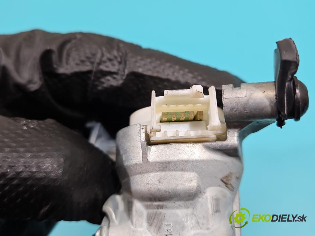 Skoda Superb III 2015-2024 1.4 TSI 150 HP manual 110 kW 1395 cm3 5- Spínačka 5Q0905865A (Spínacia skrinka)