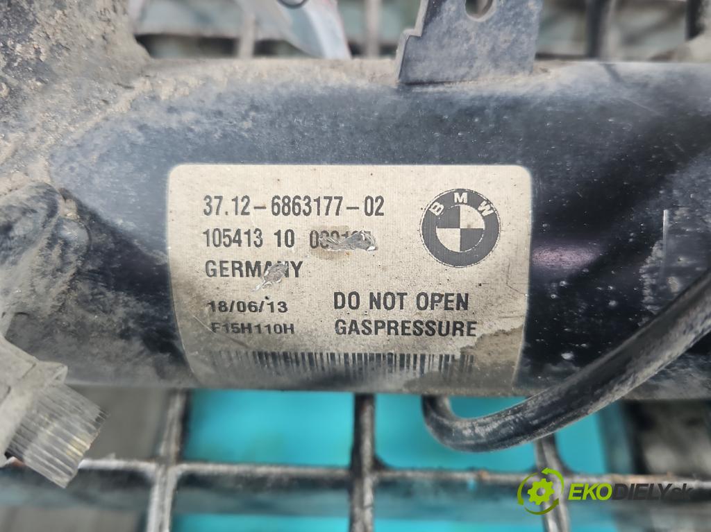 Bmw X5 F15 2013-2018 3.0 T N55 306KM automatic 225 kW 2979 cm3 5- tlmič zadné ľavý 6863177 (Kľučka dverí ostatné)