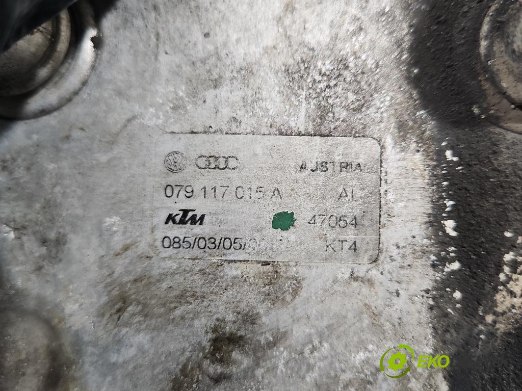 Audi Q7 2005-2015 4.2 V8 FSI automatic 257 kW 4163 cm3 5- chladič oleja: 079117015A