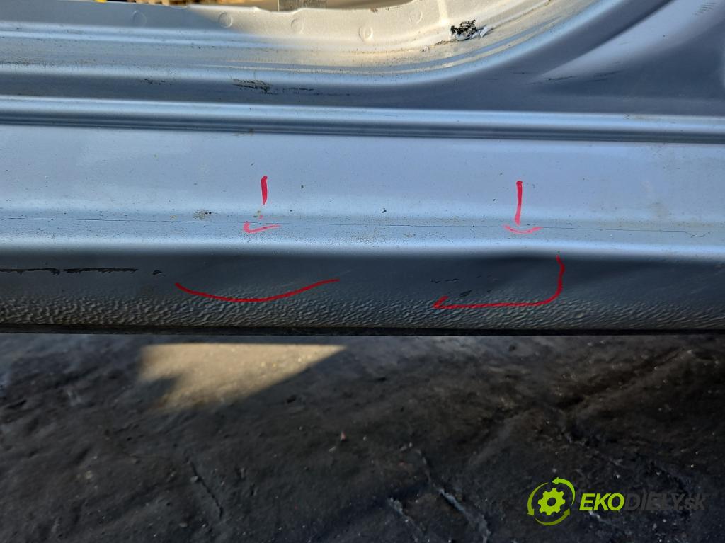 Toyota Auris II 2012-2018 1.6 16V 132 hp manual 97 kW 1598 cm3 5- práh levý  (Karoserie ostatní)